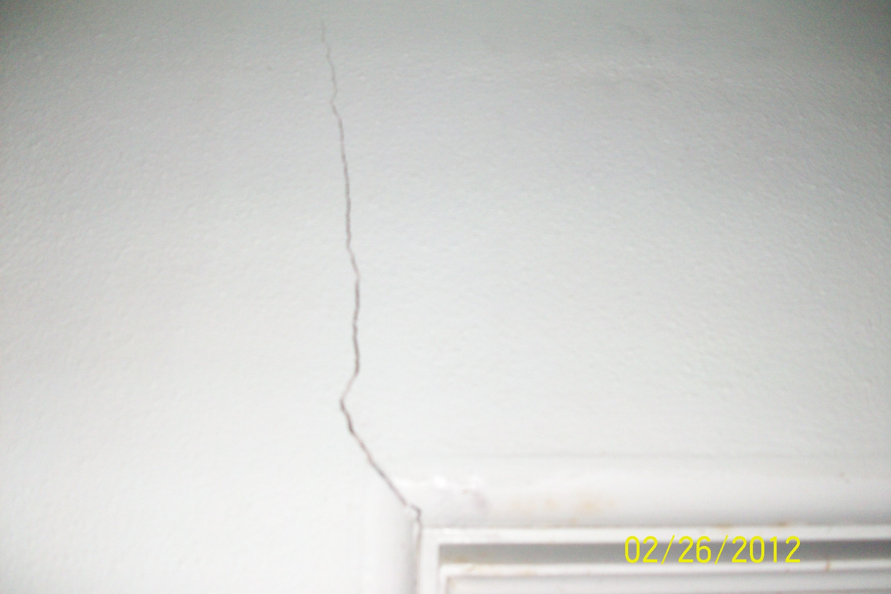 sinkhole house orlando crack over door corner